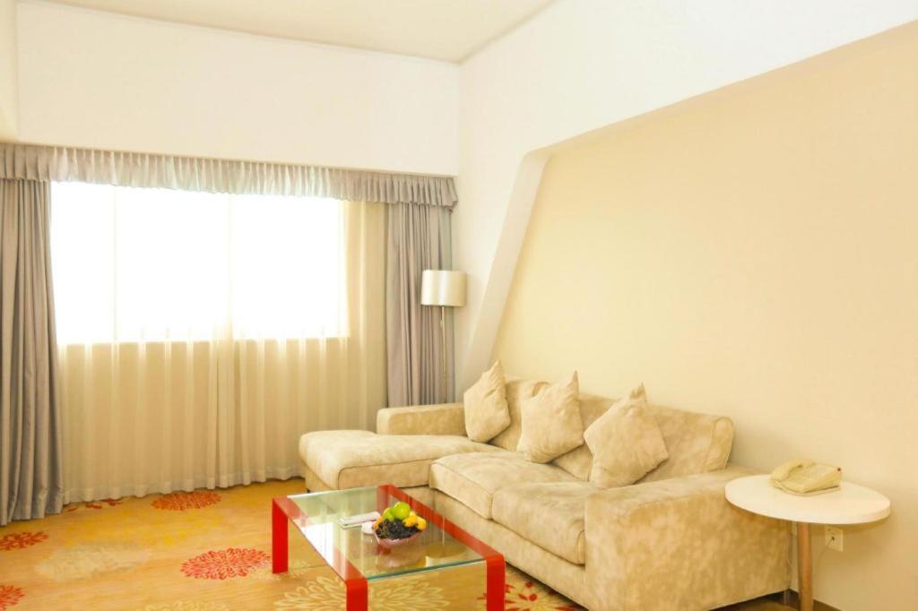 Ramada Plaza By Wyndham Hangzhou Riverside Exterior photo
